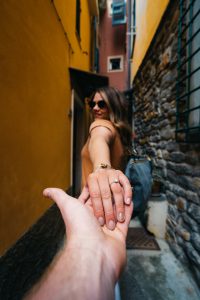 Czego szukają kobiety, a czego mężczyźni na portalach randkowych?