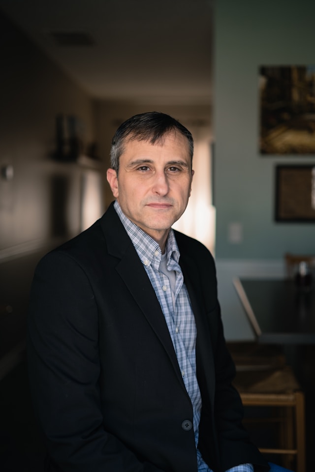 Portale randkowe dla 40+ – czy naprawdę łatwiej tam znaleźć kogoś dojrzałego?